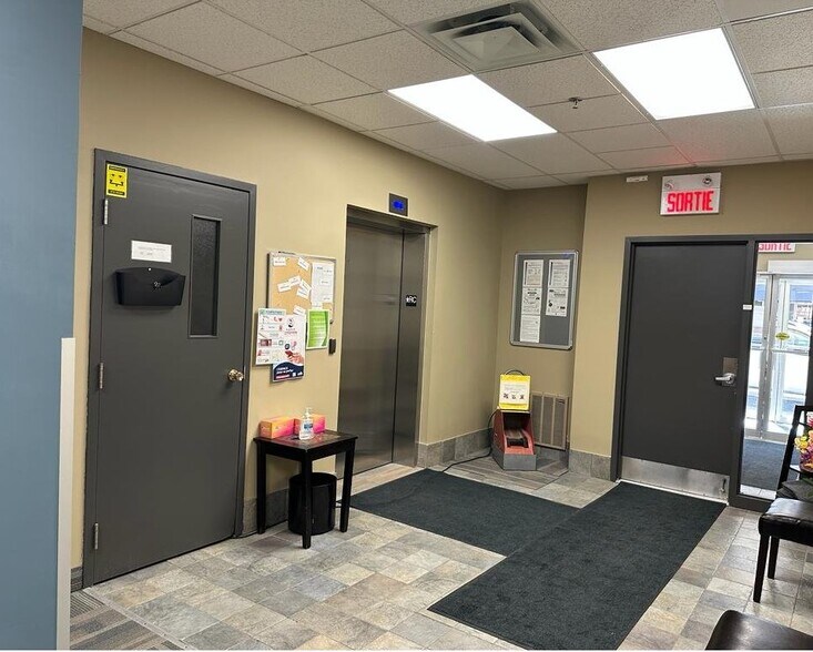 More Photos Of 241 Rue Victoria, Salaberry-de-valleyfield Loft Creative Space For Sale