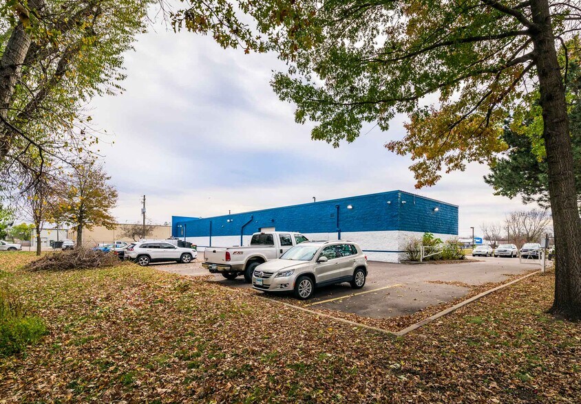 More Photos Of 8443 University Ave NE, Spring Lake Park Auto Repair For Sale