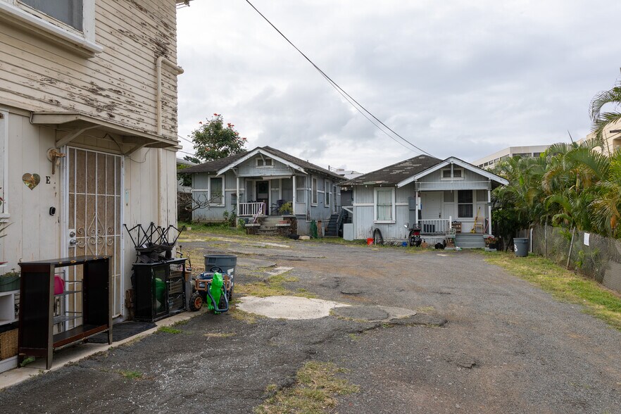 More Photos Of 1517 Miller St, Honolulu Apartments For Sale