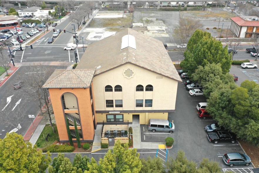 More Photos Of 2380 Salvio St, Concord Medical For Lease