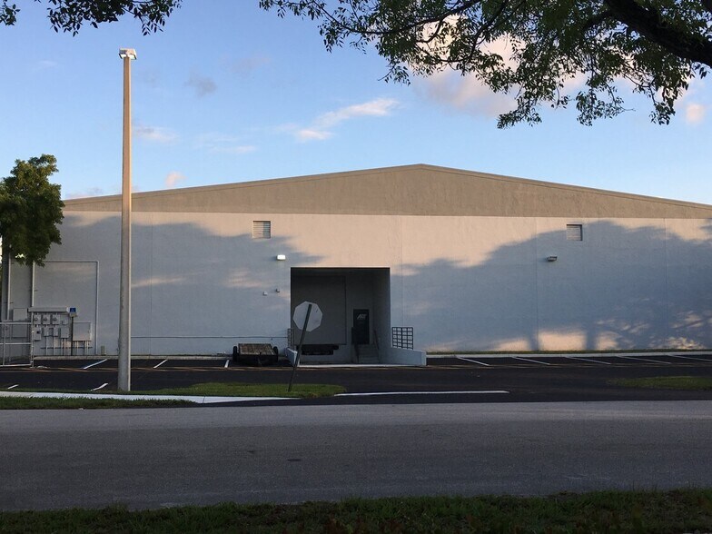 More Photos Of 1700 Banks Rd, Margate Unknown For Lease