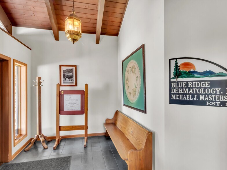 More Photos Of 540 Hospital Dr, Clyde Healthcare For Sale