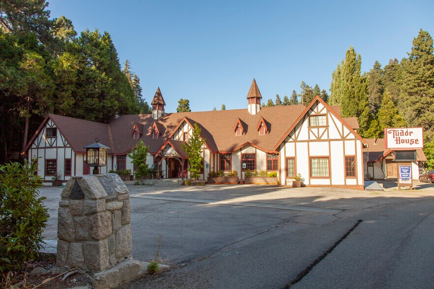 More Photos Of 800 Arrowhead Villa Rd, Lake Arrowhead Lodge Meeting Hall For Sale
