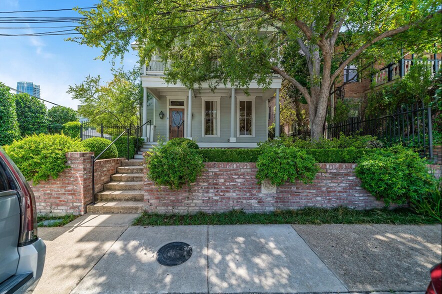 More Photos Of 2315 Routh St, Dallas Office Residential For Sale