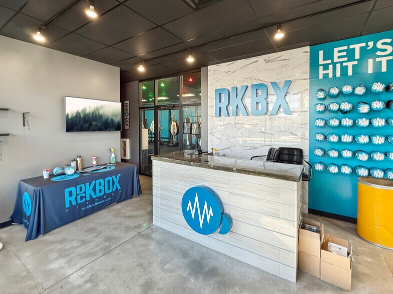 More Photos Of 190 Hendersonville Rd, Asheville Storefront Retail Office For Lease