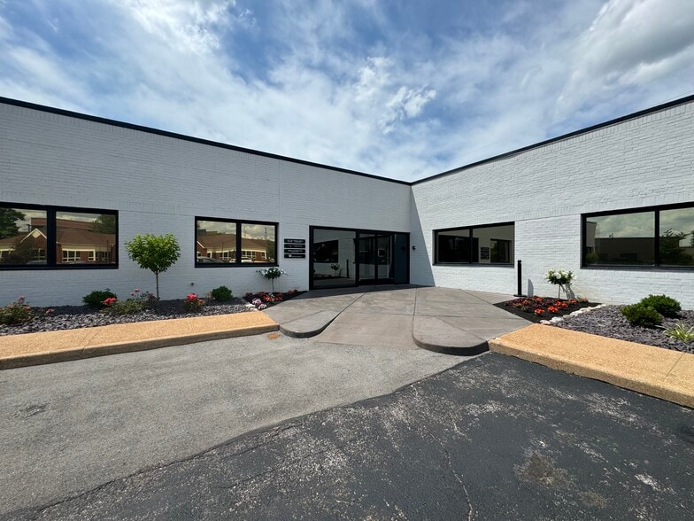 More Photos Of 640 Cepi Dr, Chesterfield Office For Sale
