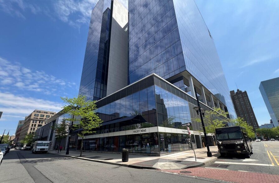 More Photos Of 635-649 Broad St, Newark Freestanding For Lease