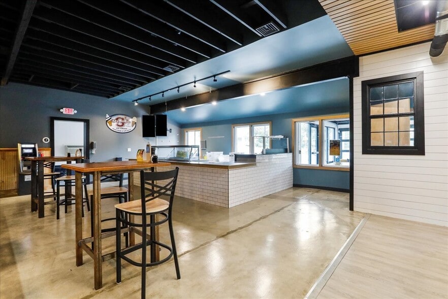 More Photos Of 985 Baltimore Pike, Gettysburg Storefront For Sale