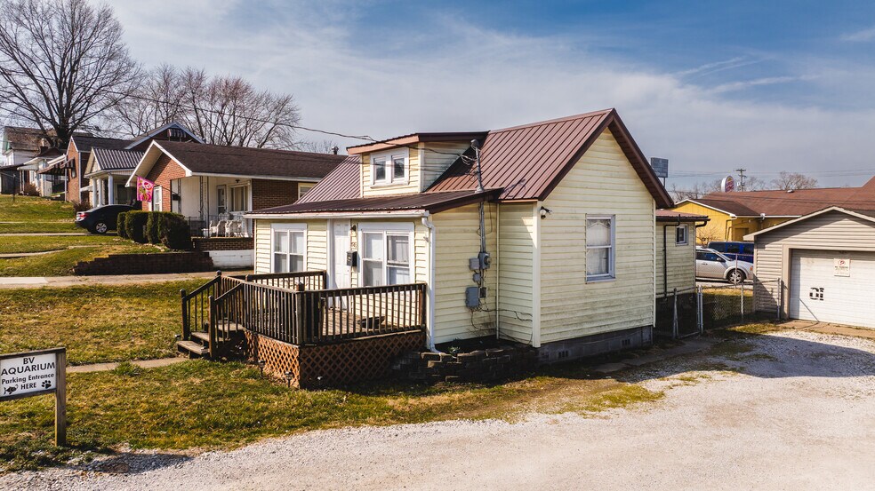 More Photos Of 2006 Camden Ave, Parkersburg Storefront Retail Residential For Sale