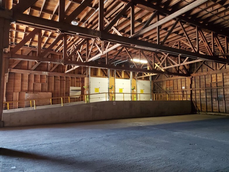 More Photos Of 3232 Road 101 E, Sidney Distribution For Lease