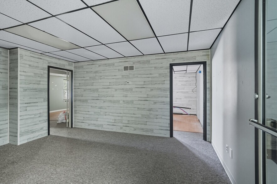 More Photos Of 9309-9319 Cincinnati-Columbus Rd, West Chester Office For Lease