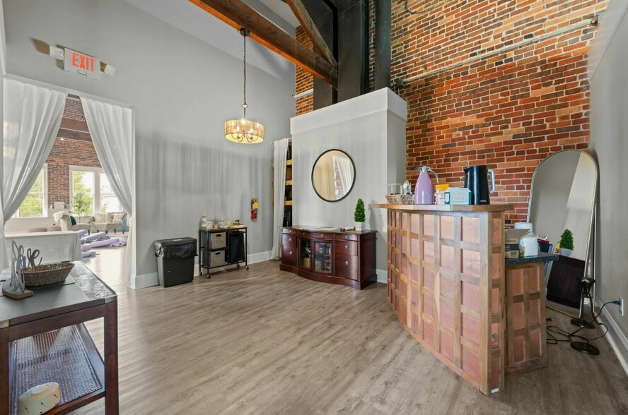 More Photos Of 202 Craven St, New Bern General Retail For Sale