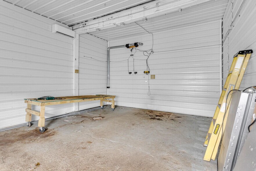 More Photos Of 2419 E Michigan Ave, Jackson Warehouse For Sale