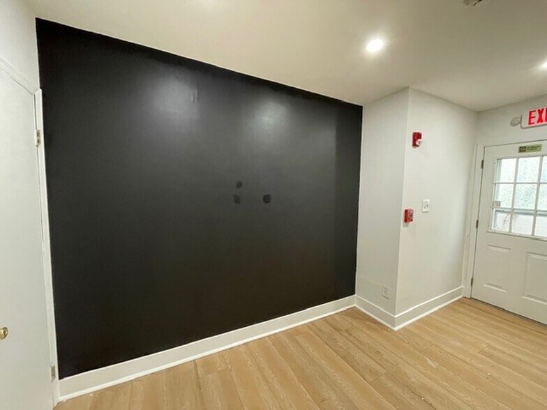 More Photos Of 1812 Brownsville Rd, Trevose General Retail For Lease