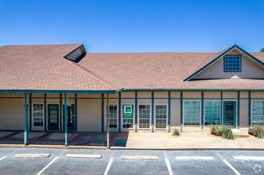 More Photos Of 12303-12335 Wetmore Rd, San Antonio Unknown For Lease