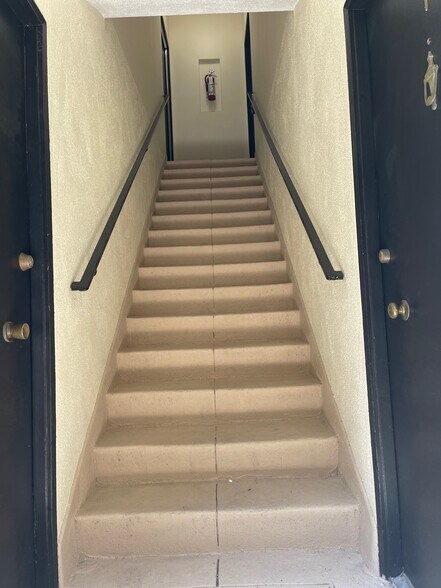 More Photos Of 937 Hilldale Ave, West Hollywood Apartments For Sale