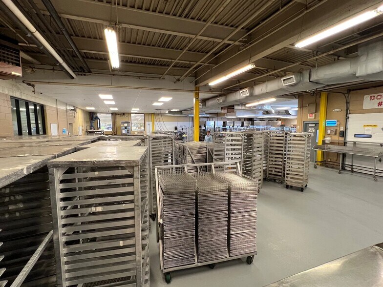 More Photos Of 376 Ledyard St, Hartford Industrial For Lease