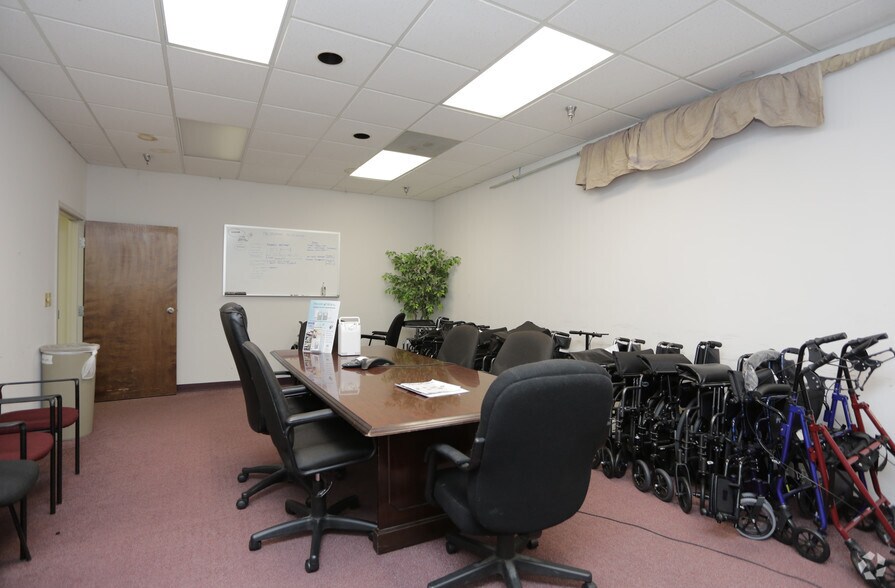 More Photos Of 225 Curie Dr, Alpharetta Light Distribution For Lease