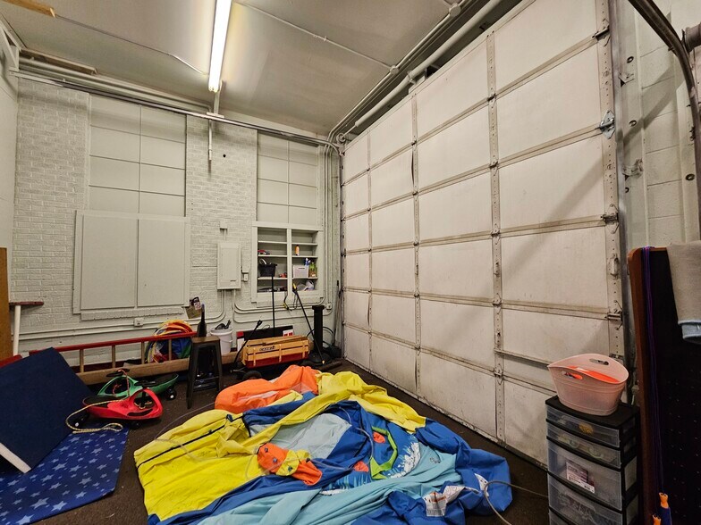 More Photos Of 815 N 1st Ave, Great Falls Auto Dealership For Lease