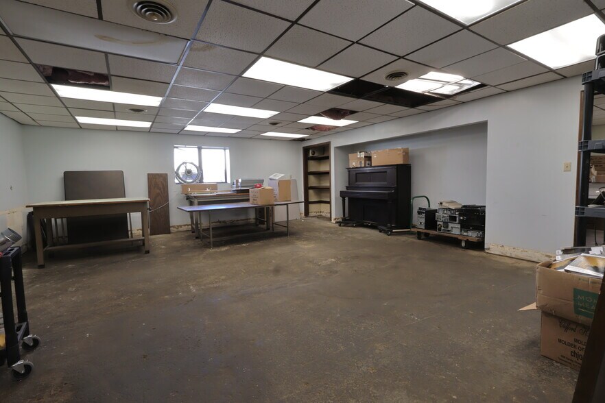More Photos Of 608 Young St, Tonawanda Manufacturing For Lease