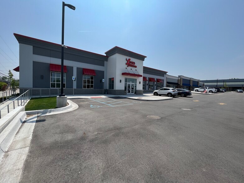 More Photos Of 300 S Maple Rd, Ann Arbor Storefront Retail Office For Lease