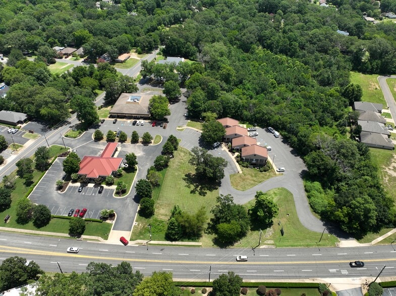 More Photos Of 106 Ridgeway St, Hot Springs National Park Office For Lease