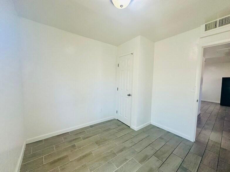 More Photos Of 421 E President St, Tucson Apartments For Sale