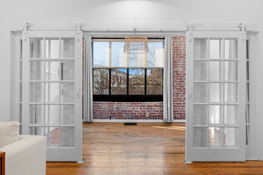 More Photos Of 312 N Highland Ave NE, Atlanta Storefront Retail Office For Lease