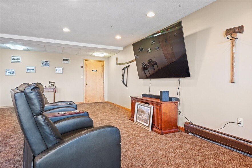 More Photos Of 341 US Route 1, Weston Hotel For Lease