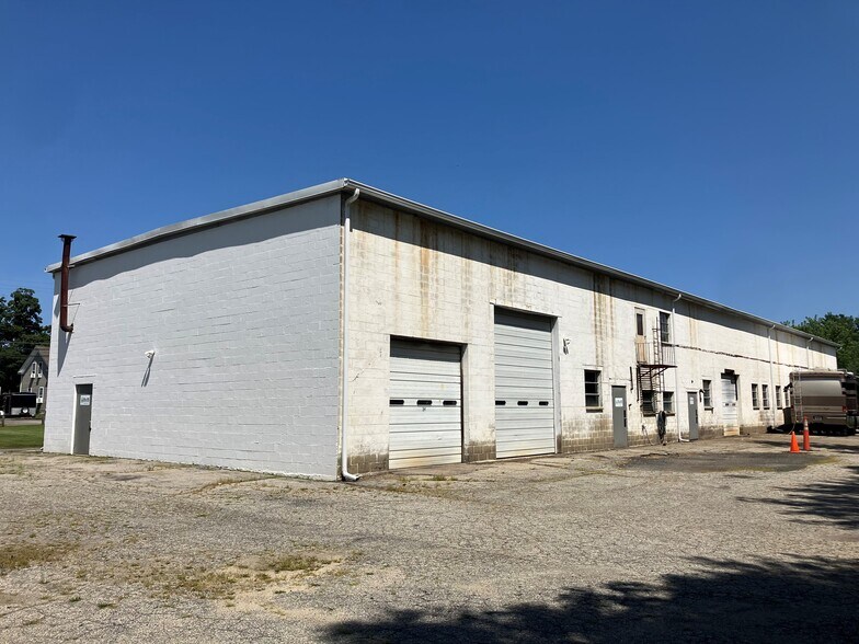 More Photos Of 435 Wrentham Rd, Bellingham Manufacturing For Lease