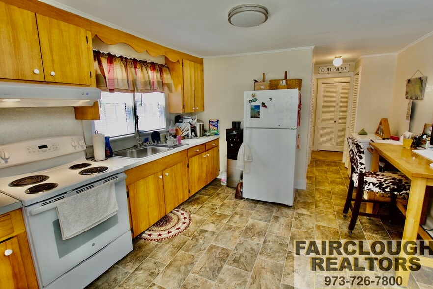 More Photos Of 224 Glen Rd, Sparta Apartments For Sale