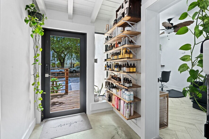 More Photos Of 5981 NE 6th Ave, Miami Office For Sale