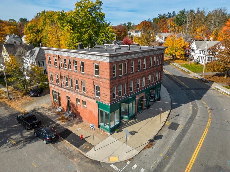 More Photos Of 226-228 Sargeant St, Holyoke Storefront For Lease