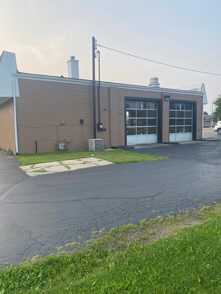 More Photos Of 4596 Old Troy Pike, Riverside Specialty For Sale