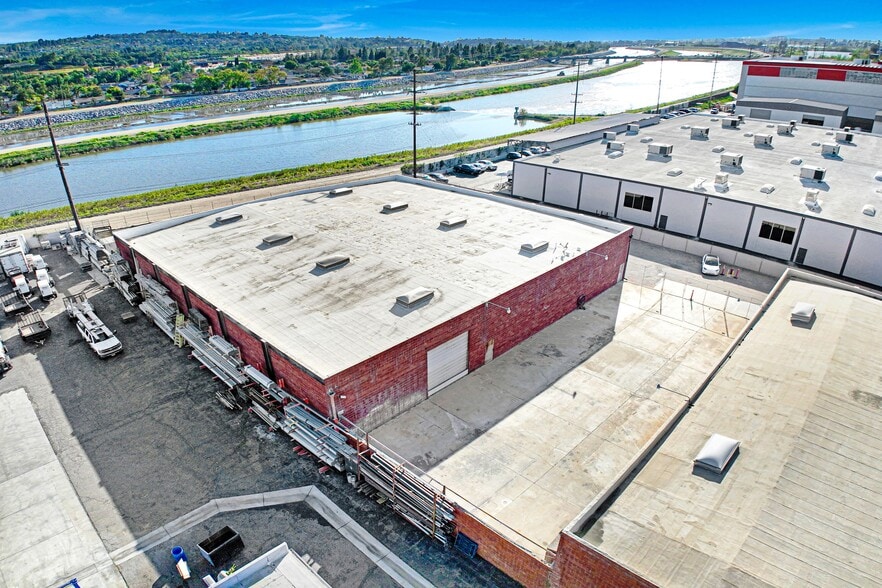 More Photos Of 4900 E La Palma Ave, Anaheim Warehouse For Sale