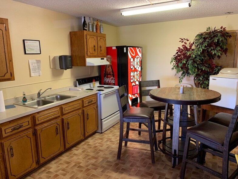 More Photos Of 715 Highway 64 E, Eagle Nest Hotel For Sale