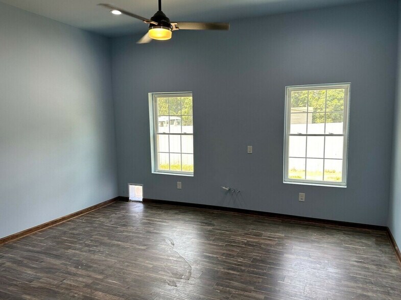 More Photos Of 2884 Pine Log Rd, Warrenville Office Residential For Lease