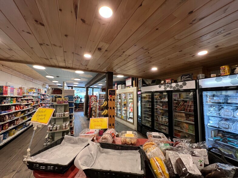 More Photos Of 23 Main St, Wardsboro Convenience Store For Sale