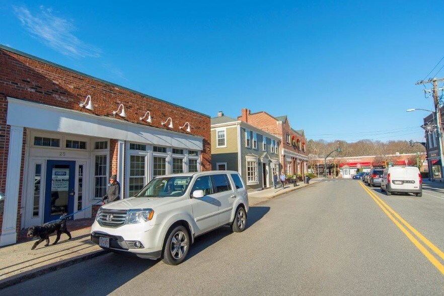 More Photos Of 25 Waltham St, Lexington Storefront Retail Office For Lease