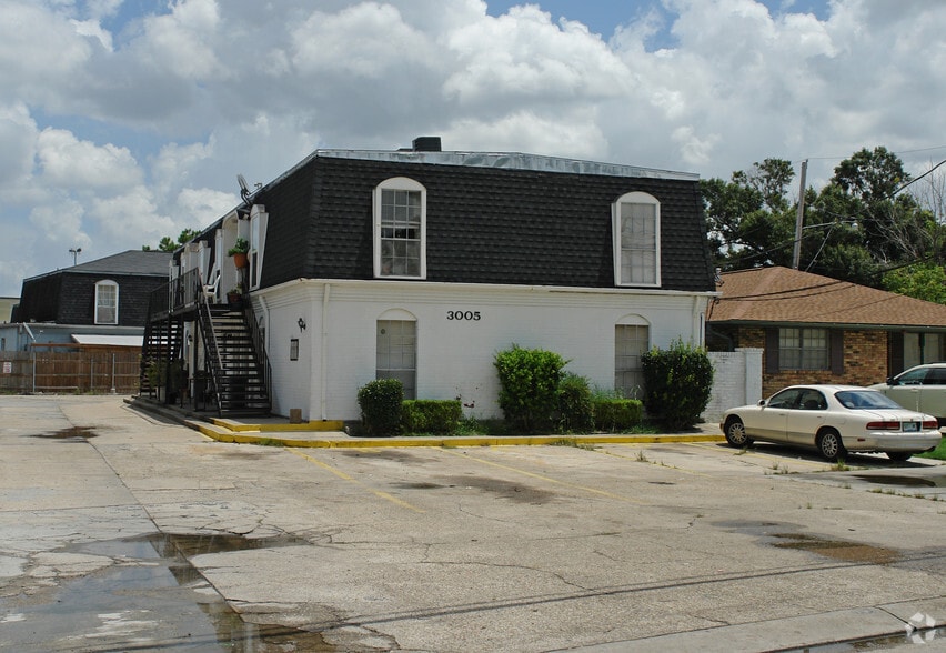 Primary Photo Of 3005 Lake Villa Dr, Metairie Apartments For Sale