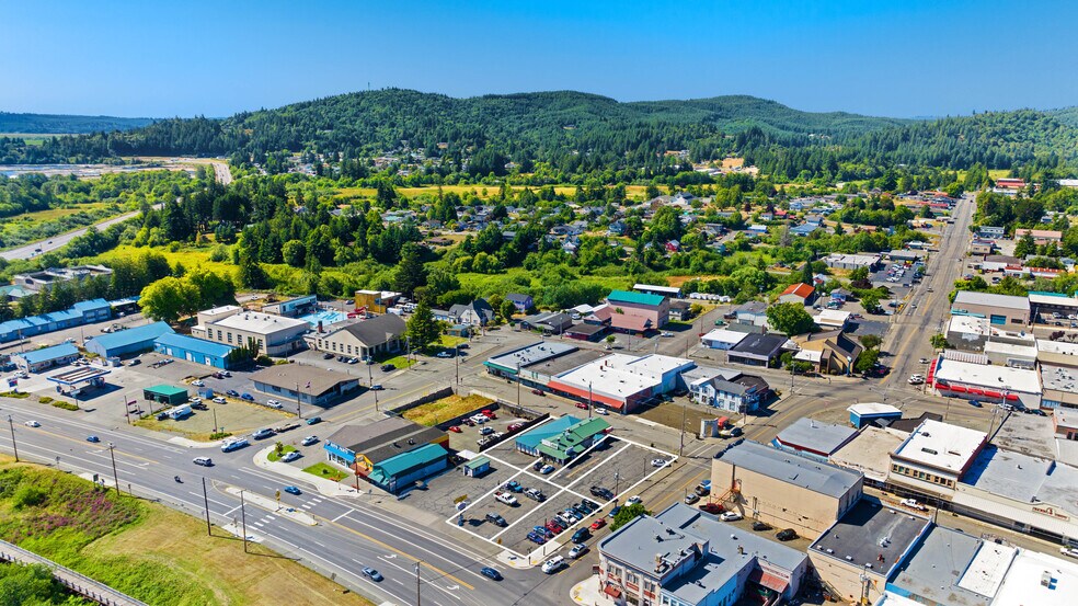 More Photos Of 29 W 1st St, Coquille Restaurant For Sale