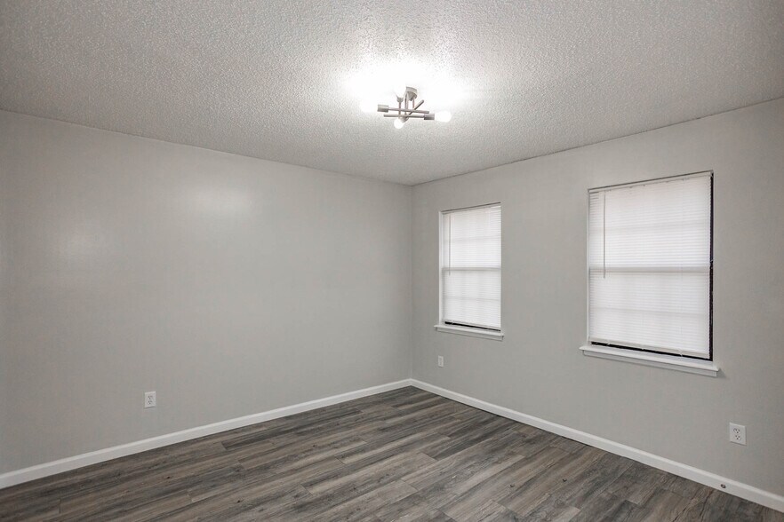 More Photos Of 3108 Eaton St, Kansas City Multifamily For Sale