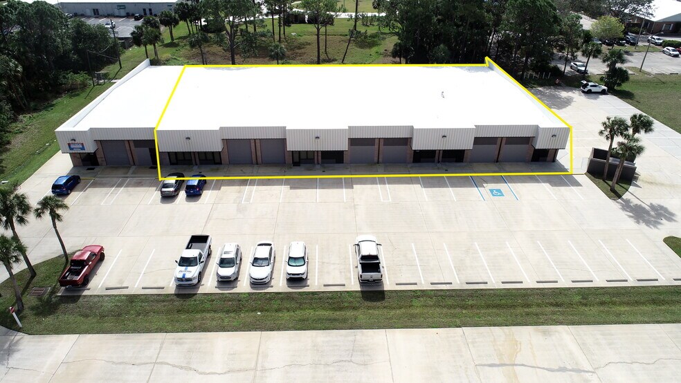 More Photos Of 1535 N Cogswell St, Rockledge Warehouse For Lease
