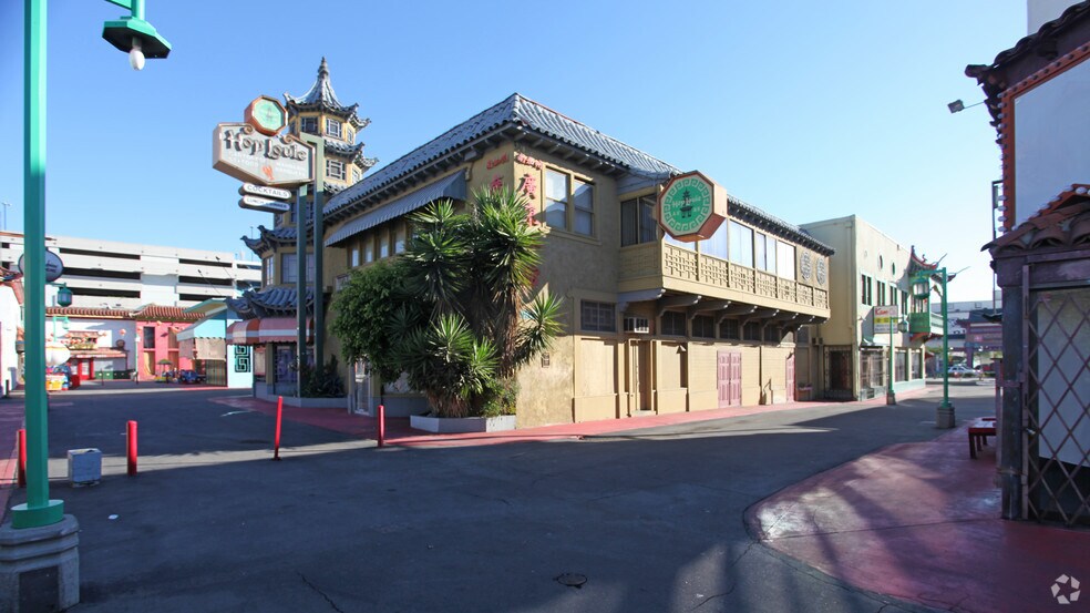 More Photos Of 950 Mei Ling Way, Los Angeles Restaurant For Lease