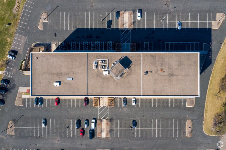More Photos Of 6300 Shingle Creek Pky, Brooklyn Center Office For Lease