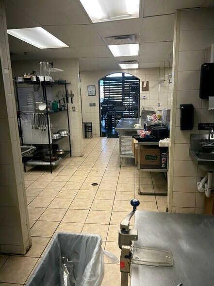 More Photos Of 5217 98th St, Lubbock General Retail For Lease