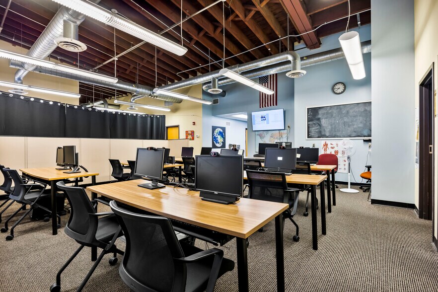 More Photos Of 60 S Pearl St, Albany Office For Sale