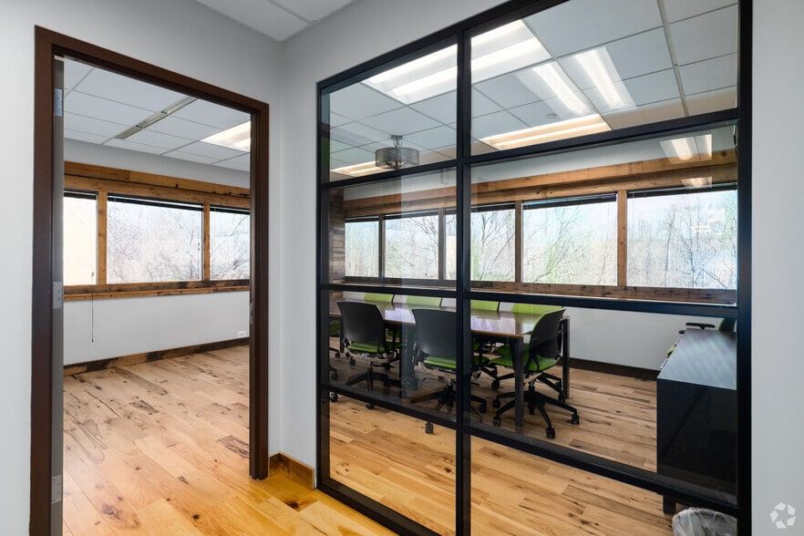 More Photos Of 23 Orchard Rd, Skillman Office For Lease