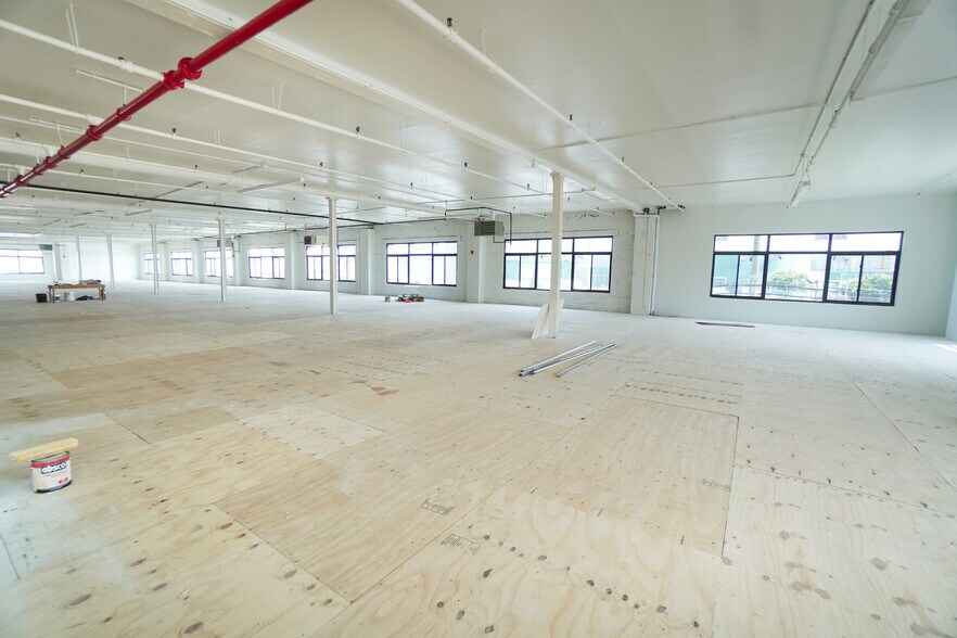 More Photos Of 845 E 136th St, Bronx Warehouse For Sale