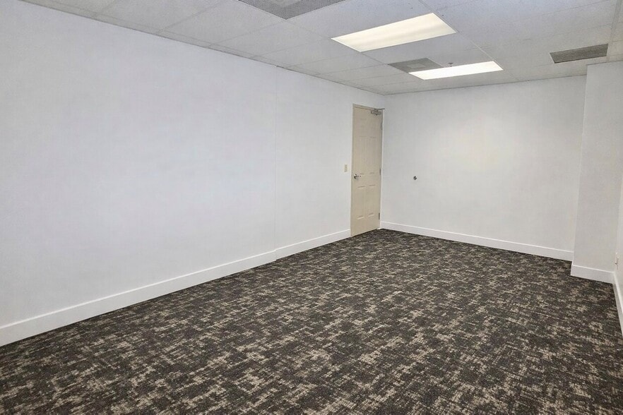 More Photos Of 11820 Miramar Pky, Miramar Medical For Lease